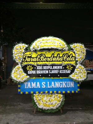 Papan Bunga Duka di Kolongan Satu
